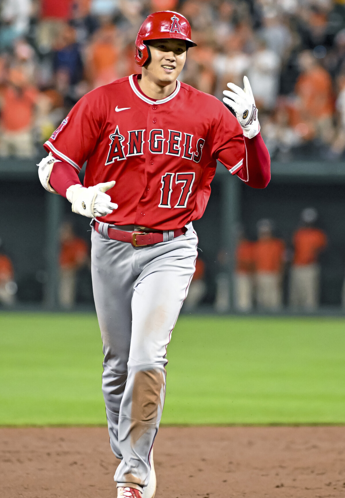 DH部門で2年連続の全米球宴出場を決めた大谷翔平は自らを祝福する19号ソロを放つ(写真・アフロ)
