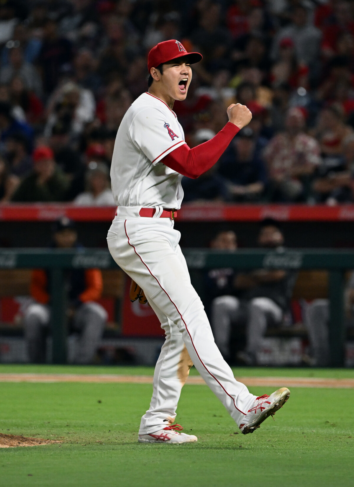 大谷翔平がアストロズ戦に「1番・投手兼DH」で先発し6回4安打12奪三振1失点の力投で9勝目をマークした。6連勝でまたしてもエ軍の連敗をストップ。ベーブ・ルース以来の「2桁勝利&2桁本塁打」に王手(写真・アフロ)