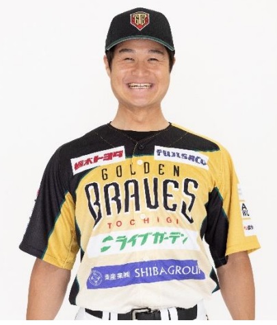 お笑いコンビ「ティモンディ」高岸宏行のBCリーグ栃木ゴールデンブレーブス入団が発表された(球団リリースより)
