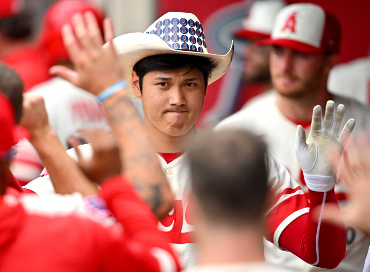 大谷が23、24号ソロを放つもチームは敗戦。ベンチでも笑顔はなかった(写真:USA TODAY Sports/ロイター/アフロ)