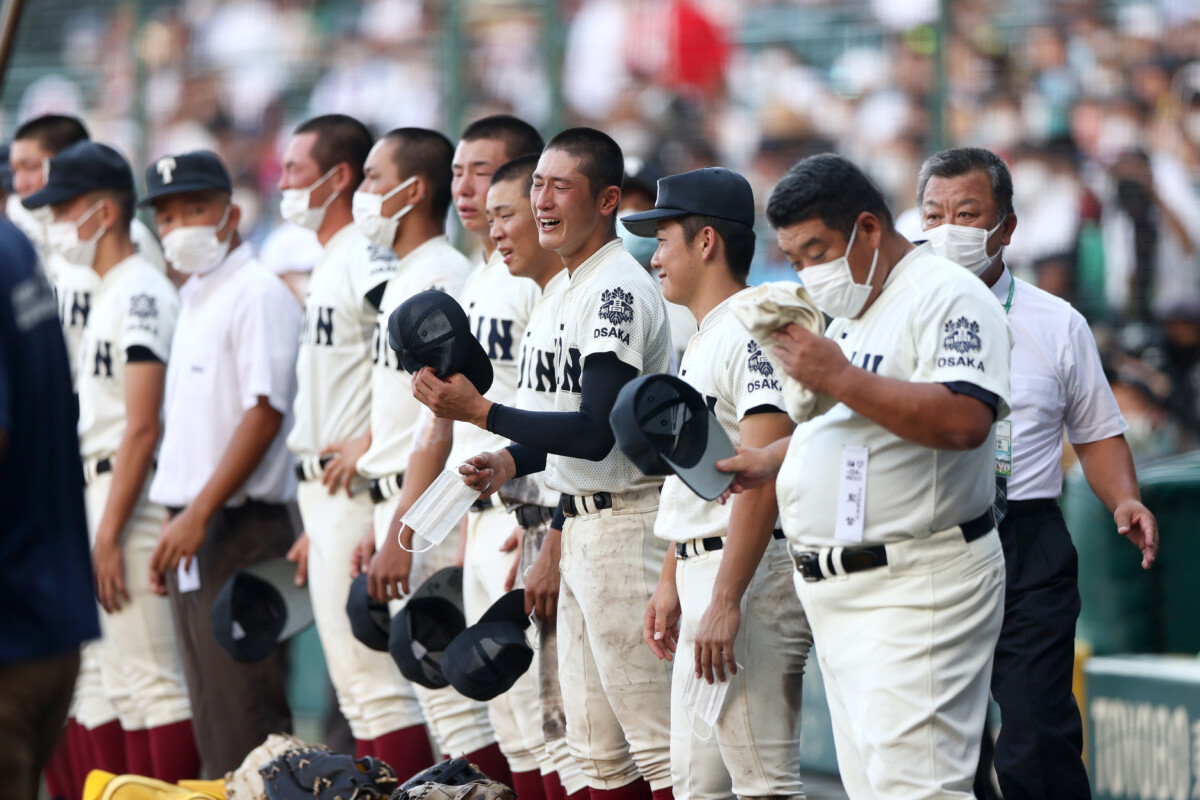 優勝候補の大阪桐蔭が下関国際に逆転負けを喫した。西谷監督の奇策も裏目に出た(写真・日刊スポーツ/アフロ)
