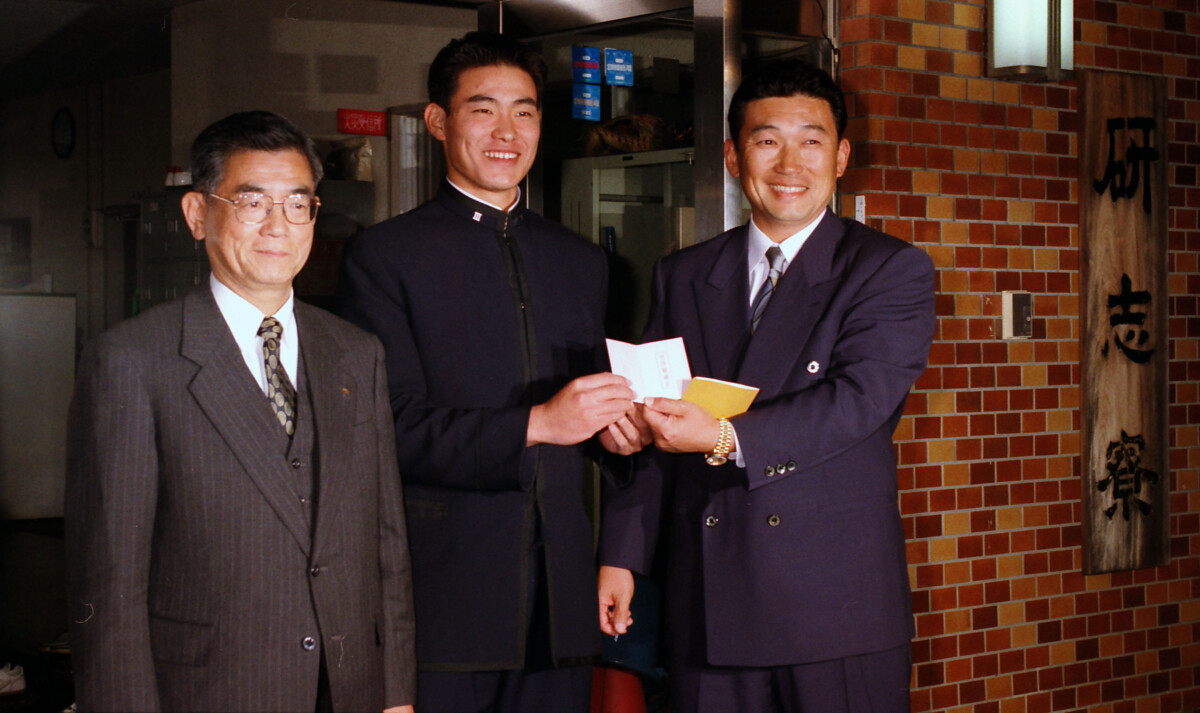 PL学園の福留孝介を近鉄の佐々木恭介監督が1995年のドラフト1位で指名したが入団拒否(写真・日刊スポーツ/アフロ)