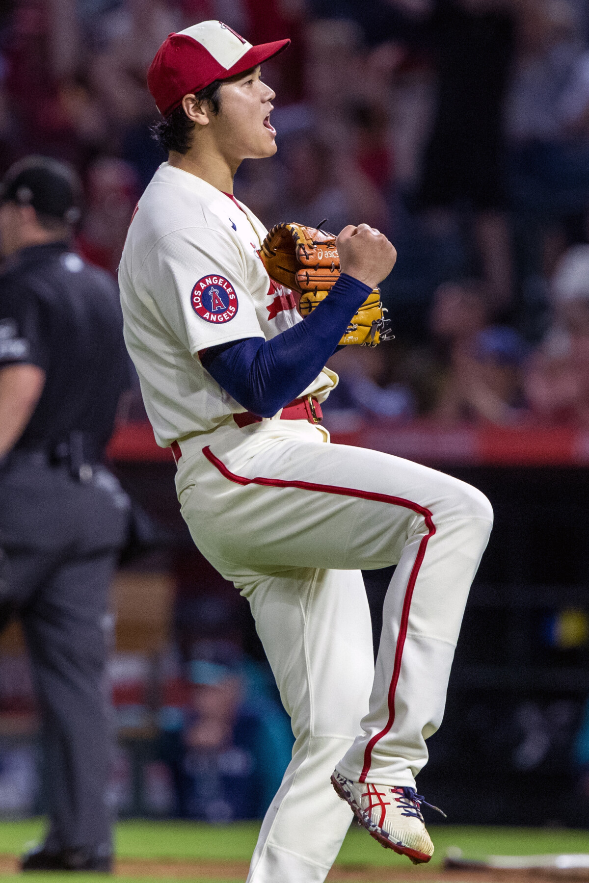 大谷翔平がマリナーズを7回3安打8奪三振無失点に抑える好投で13勝目。打っても決勝のタイムリー二塁打(写真・AP/アフロ)